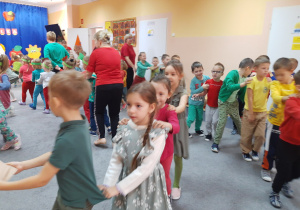 Roztańczony pociąg.