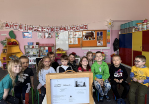 Poziomki gotowe na teatr.