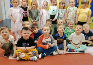 Wspólne zdjęcie dzieci.