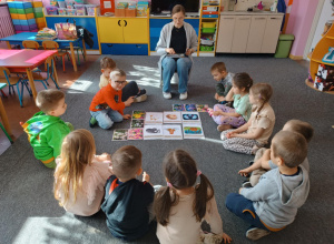 Spotkanie z panią bibliotekarką – wiosna w pełni!