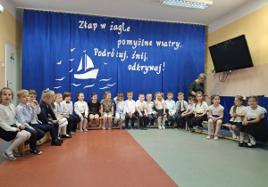 Dzieci przed występem.