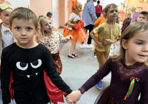 Mikołaj i Zosia podczas tańca.