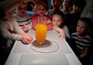 eksperyment z efektem wow