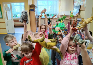 Pszczółki odnalazły zaginione dinozaury.