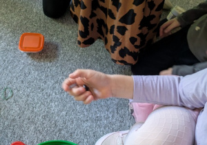 wyjaśnienie zabawy w złoty guzik