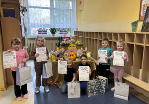 Laureaci konkursu z grupy "Żabki".