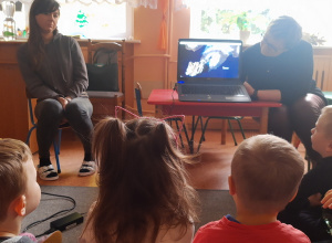 "Dlaczego wulkany wybuchają?" - eksperyment.